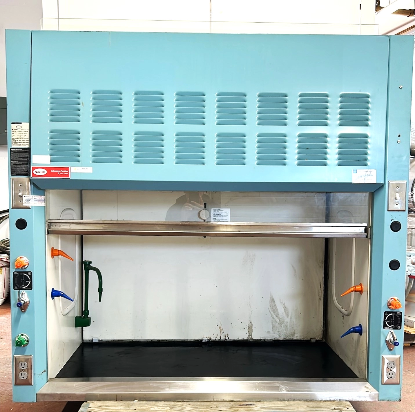 Norlab 15BA-F 4-Ft Fume Hood with Work Surface and Exhaust Fan