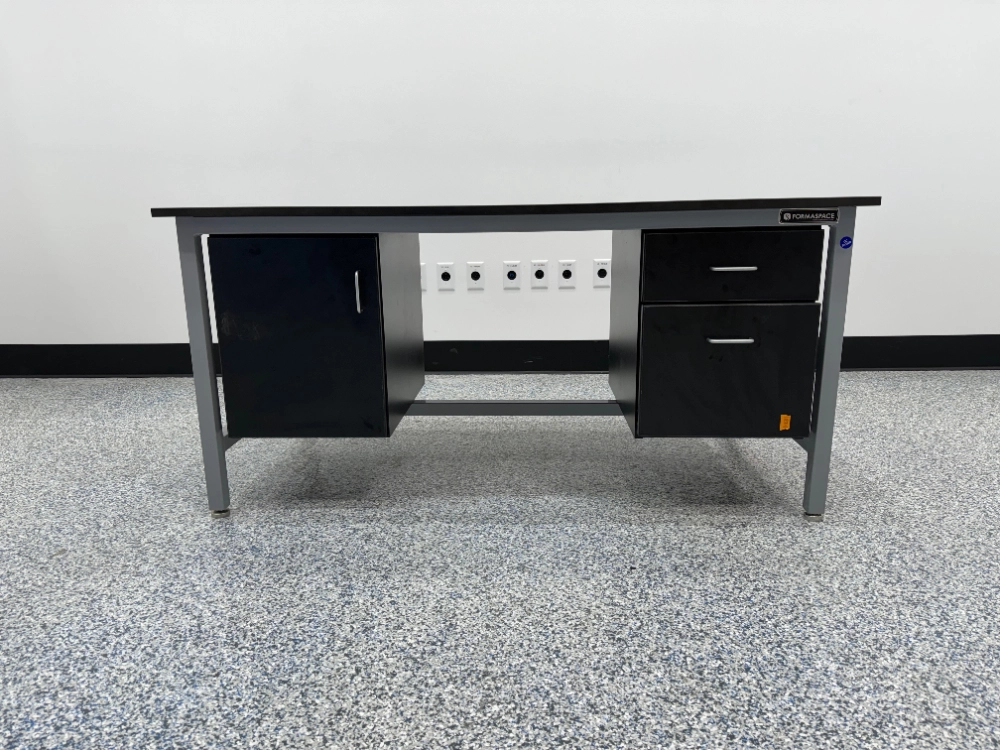 5' FORMASPACE Black Lab Table w/ Storage