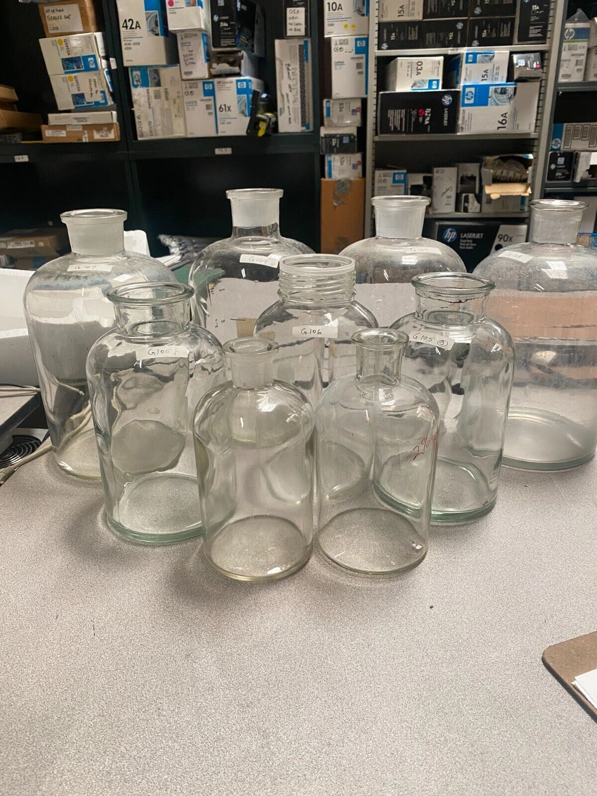 LAB GLASSWARE- USED PYREX ASSORTED GLASS JARS FOR 