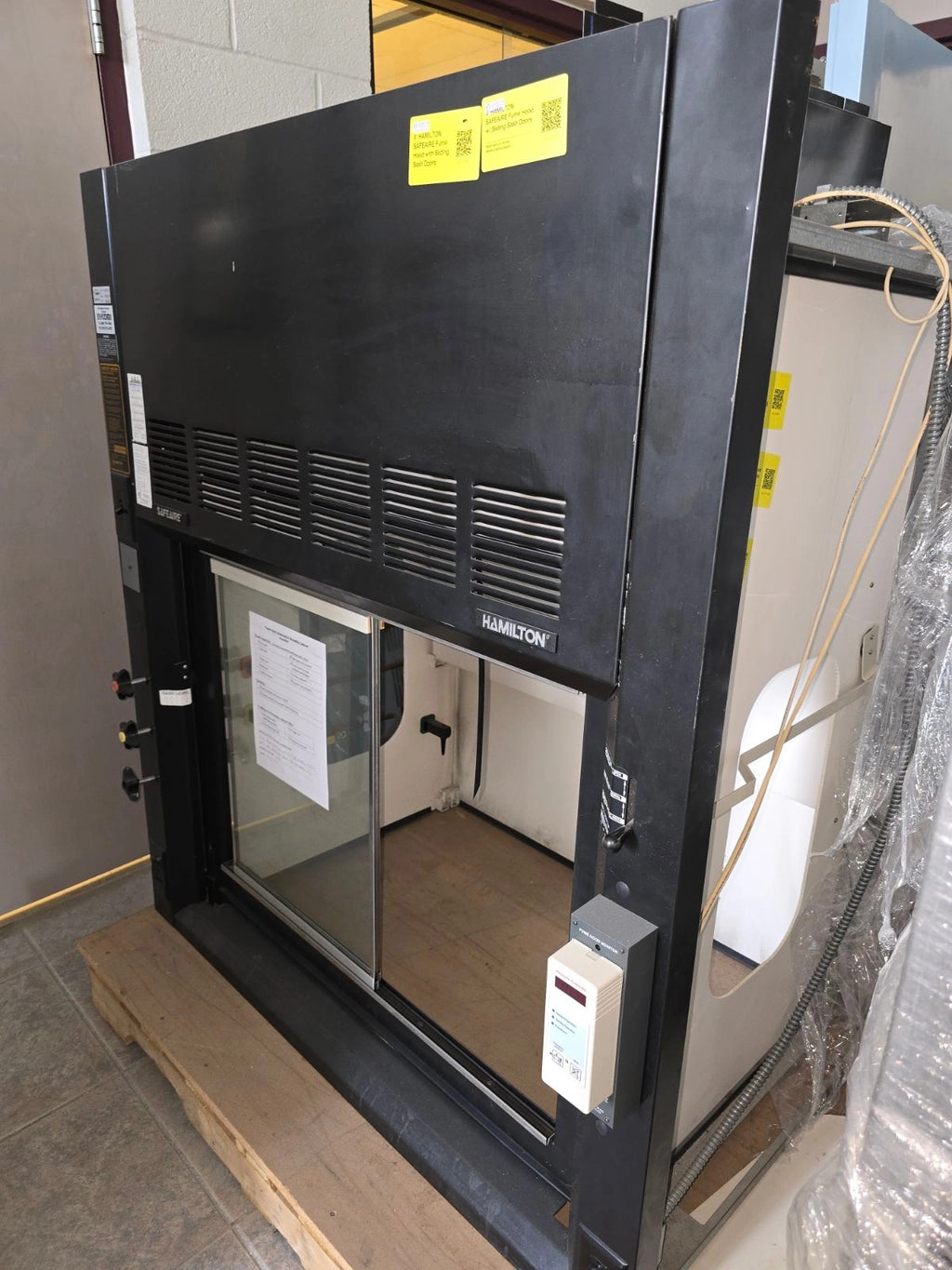 Hamilton SafeAire 4-foot benchtop chemical fume hood package (pre-owned)