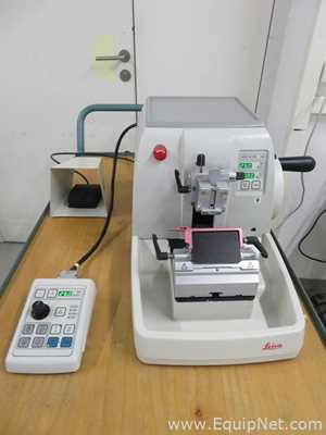 Leica RM 2255 Microtome with Controller and Foot Switch