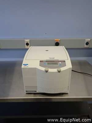 Lot 737 Listing# 1007906 Beckman Coulter Microfuge 22R Benchtop Refrigerated Centrifuge