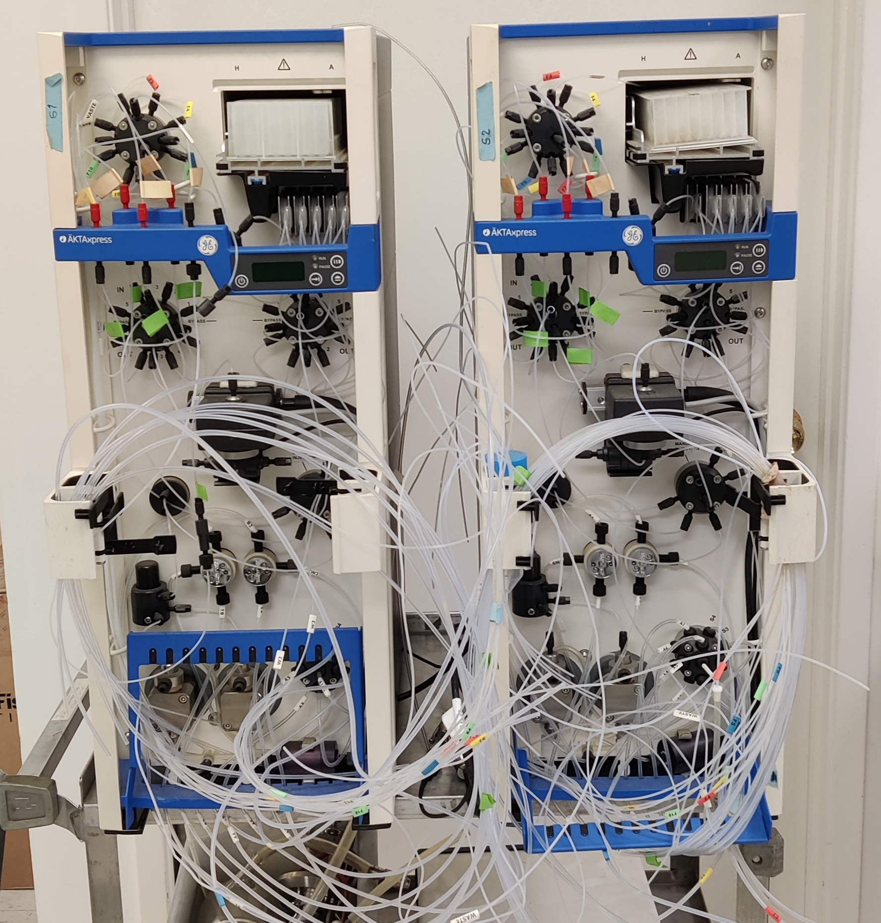 ÄKTAxpress Twin FPLC Chromatography Two-Module System