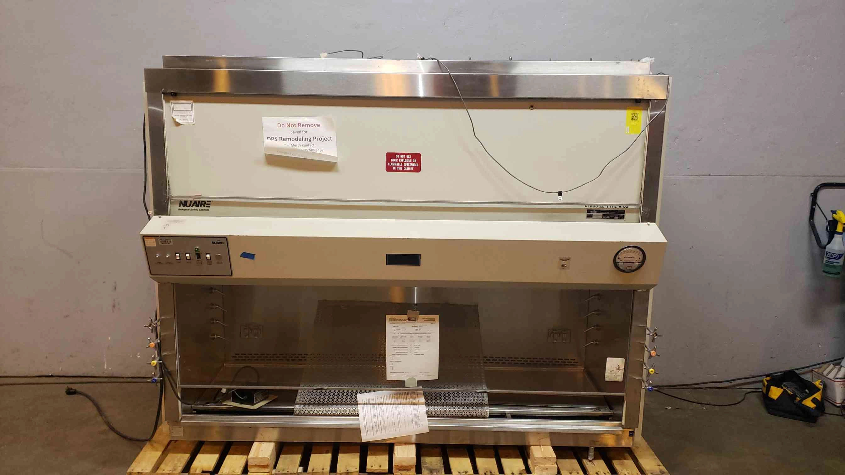 NUAIRE Biological Safety Cabinet NU-425-600(14983AA)