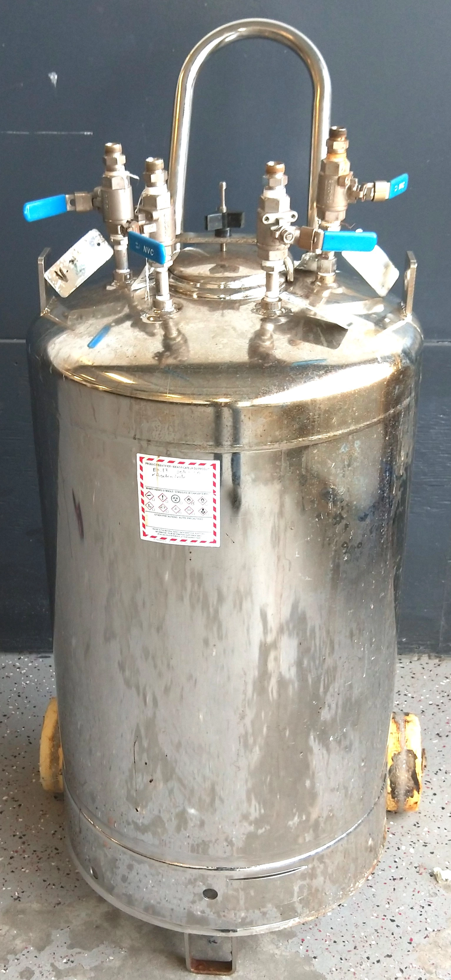 Pressurized Mixing-Storage Vessel with Graco Pressure Regulator (105 L / 30 Gallon)