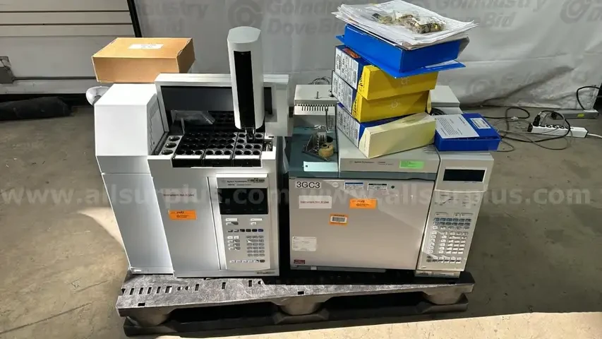 2 pcs. Agilent G1530 6890N Gas Chromatograph with Head Space Sampler 7697A