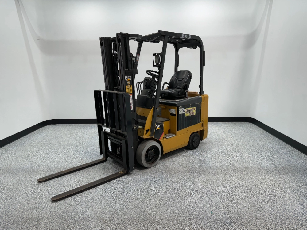 CAT EC4000 Forklift