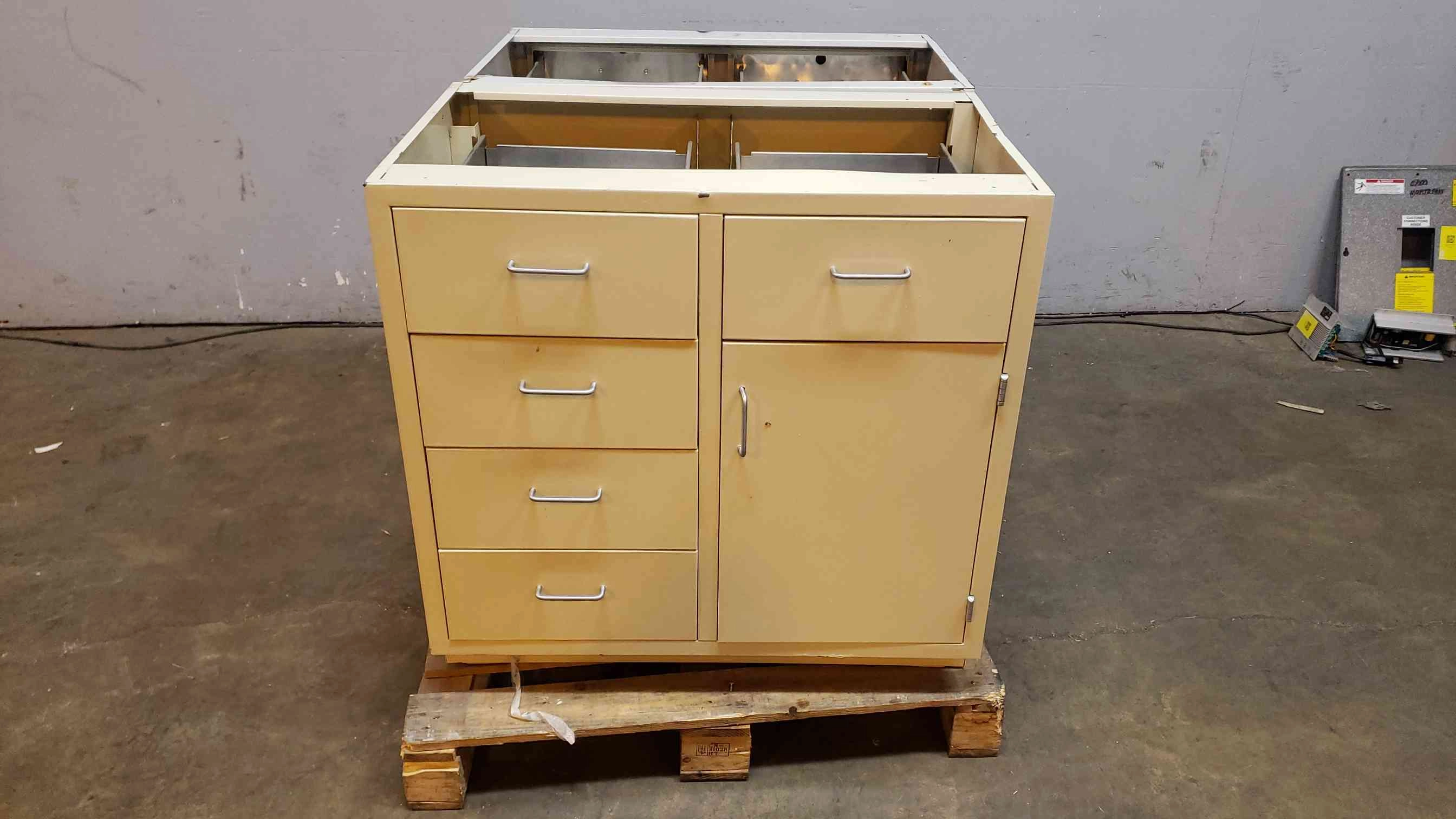 3' Jamestown Mixed Casework (SKU: 13970AA)(13970AA)