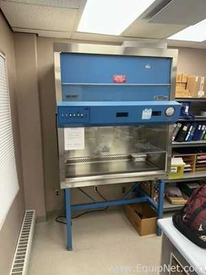 Nuaire NU-425-400 Biological Safety Cabinet