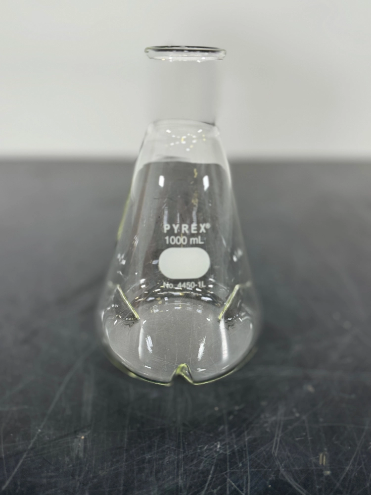 Unused Pyrex 1000mL Baffled Erlenmeyer Flasks - Quantity 8
