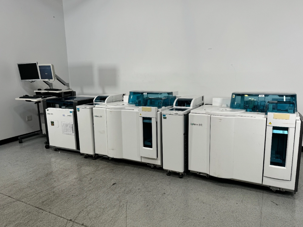 Roche Hitachi Cobas 8000 Chemistry Analyzer System | LabX.com