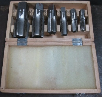 UNKNOWN MANUFACTURE 6 PIECE TAP SET, 1) &frac14;" -18 NPT, 1) 3/8" -18 NPT, 1) &frac12;" -14 NPT, 1) &frac34;" -14 NPT, 1