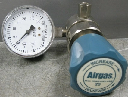 AIRGAS REGULATOR, NO: Y11-241A, MAX INLET PRESSURE 1200 PSI, LP, LP, HP, REL, -30 TO30 PSI GAUGE