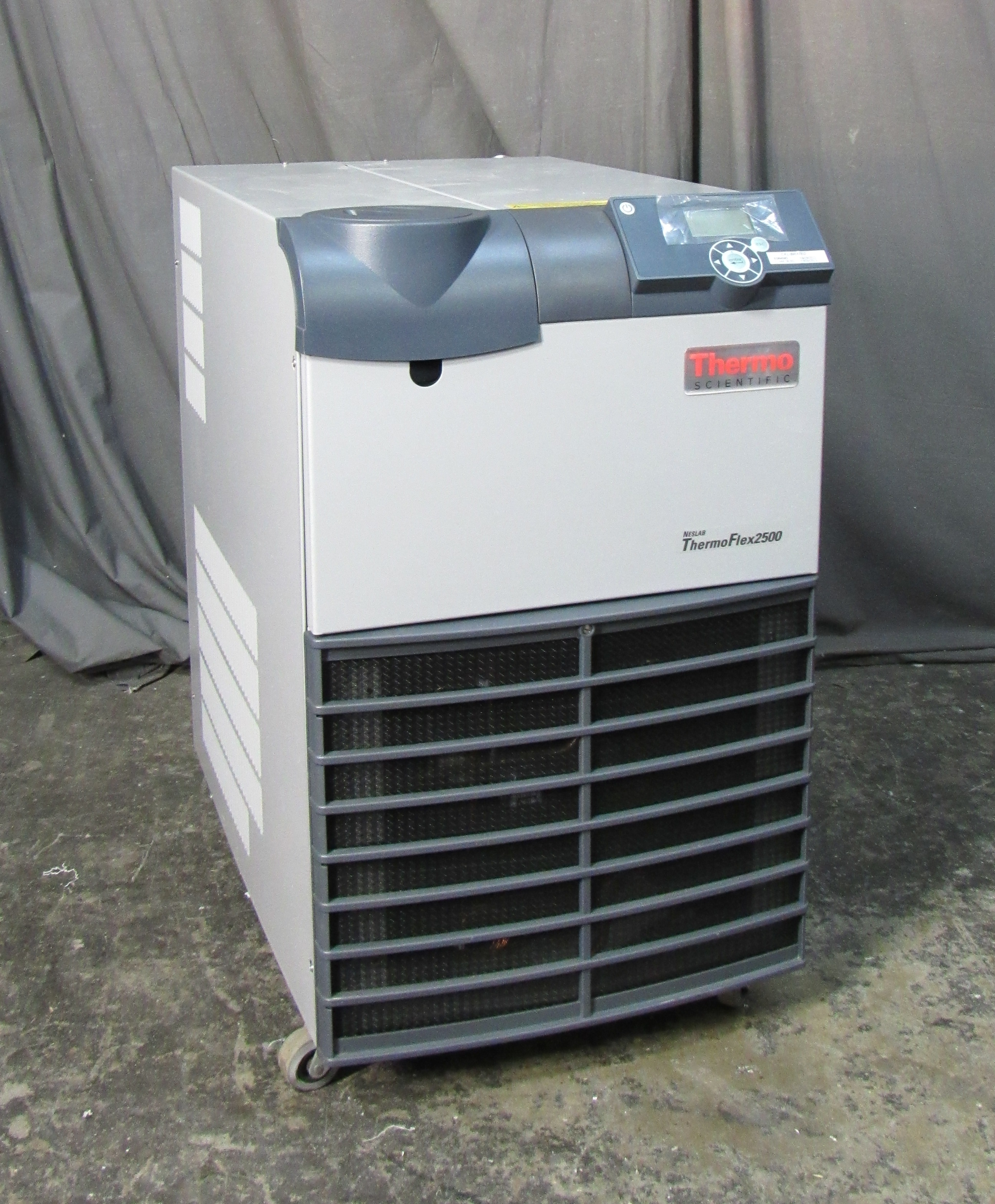 2022 THERMO Thermoflex 2500 Recirculating Chiller, ONLY 79 HOURS, WATER COOLED #41353