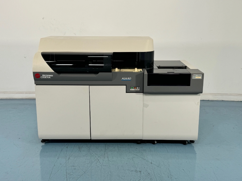 Beckman Coulter AU680 Chemistry Analyzer