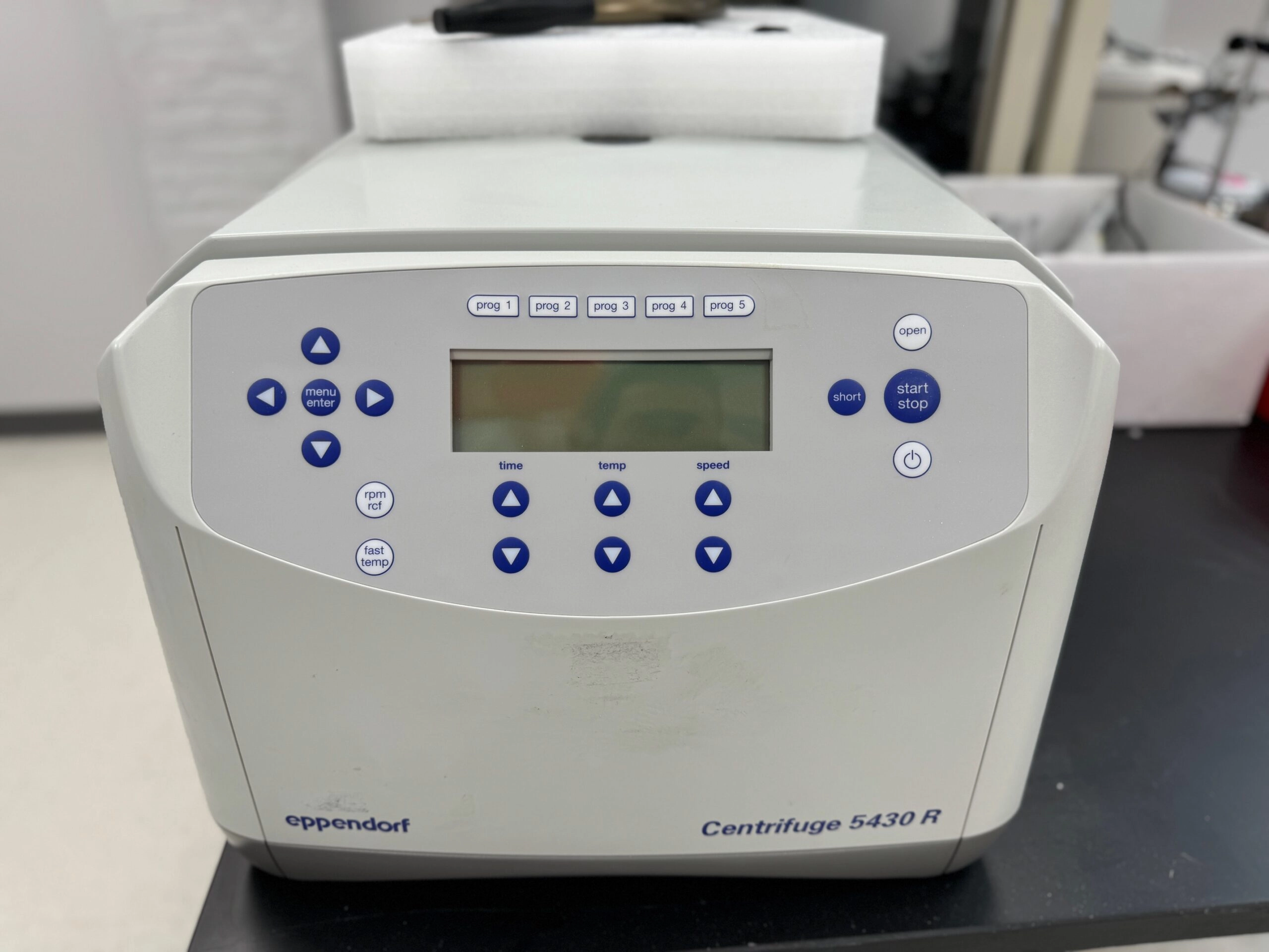 Eppendorf 5430R Refrigerated Microcentrifuge