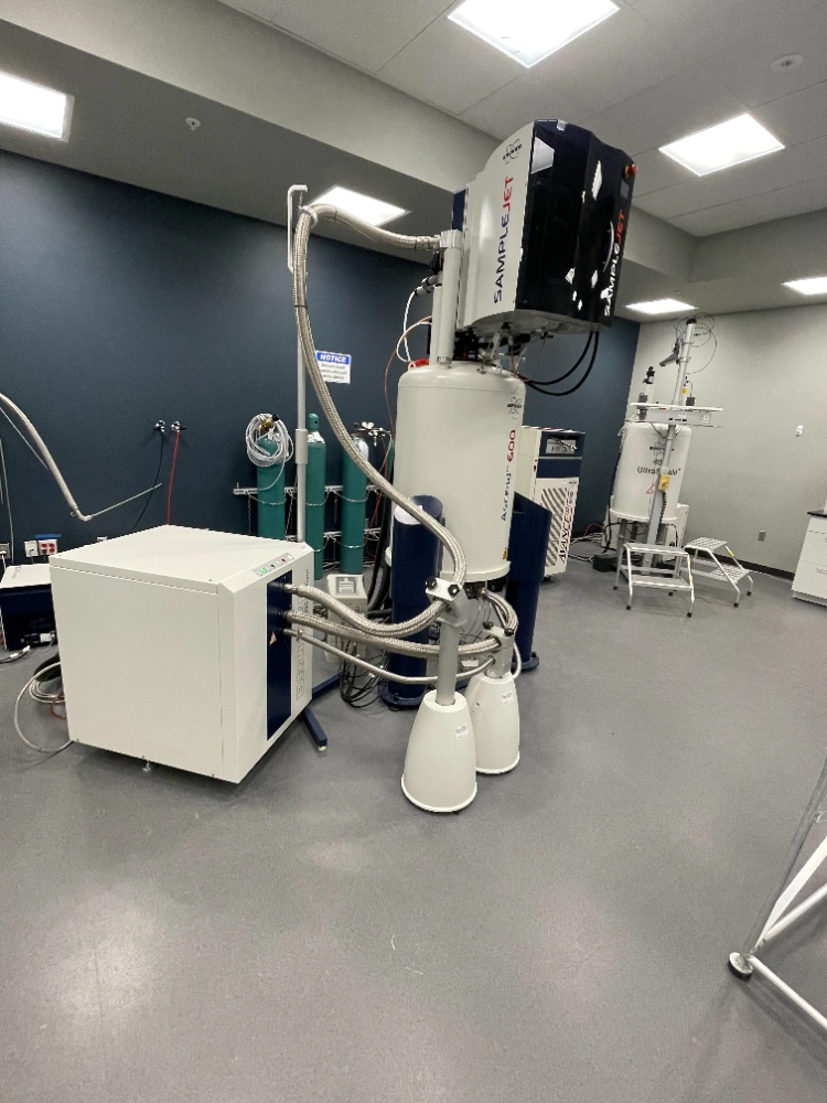 Bruker 600 Ascent NMR System | LabX.com Bruker 600 Ascent NMR System | LabX.com