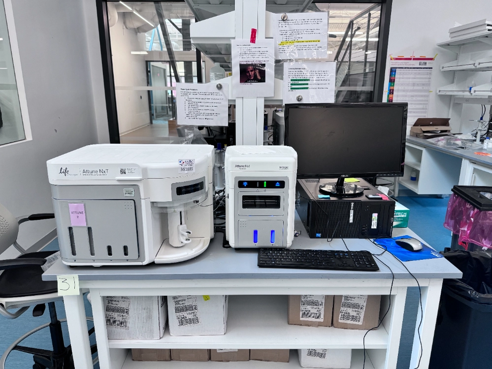 2021 Life Technologies Attune NxT Acoustic Focusing Cytometer