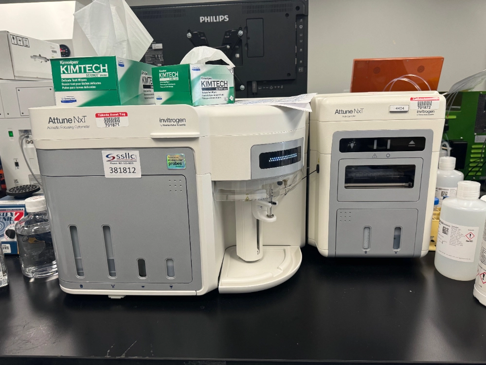 Invitrogen AttuneNxT Acoustic Focusing Cytometer w/ autosampler