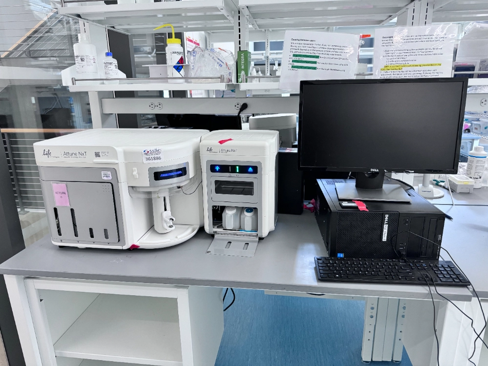 Life Technologies Attune NxT Acoustic Focusing Cytometer