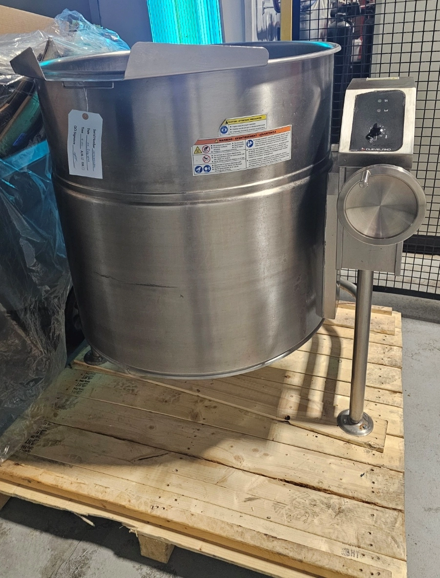 Like New Cleveland 100 Gallon Stainless Steel Electric Tilting Kettle Model Kel-100-T