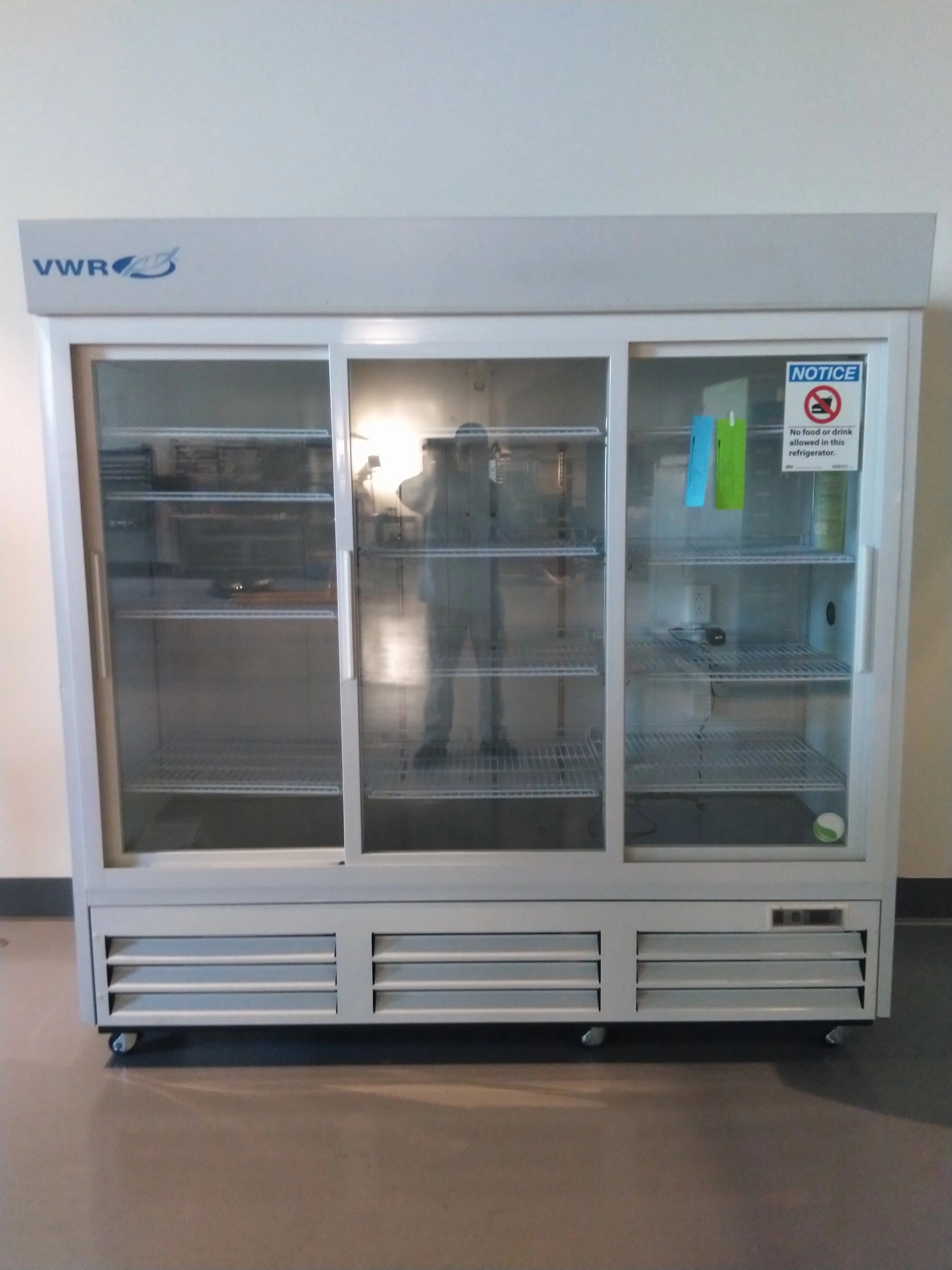 VWR VWR-HCCS-69 Triple Sliding Glass Door Chromatography Refrigerator - Fair