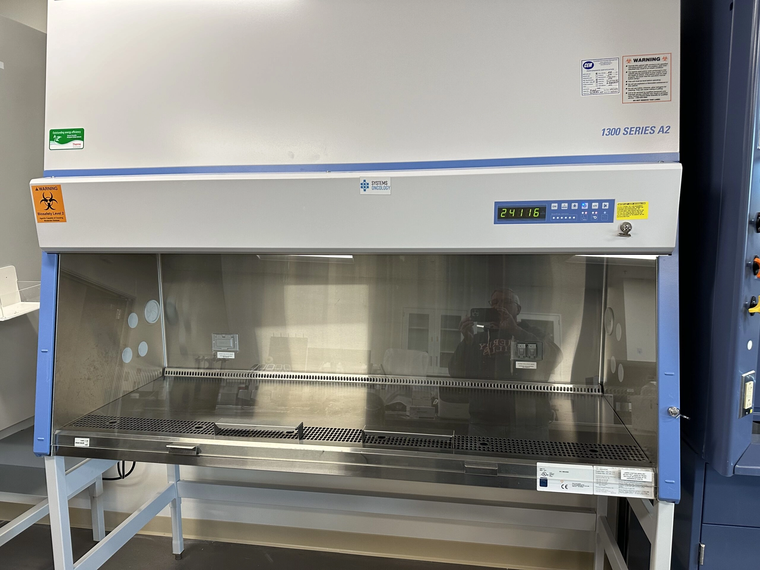 Thermo Scientific 1300 Series A2 - 1377 Biosafety Cabinet