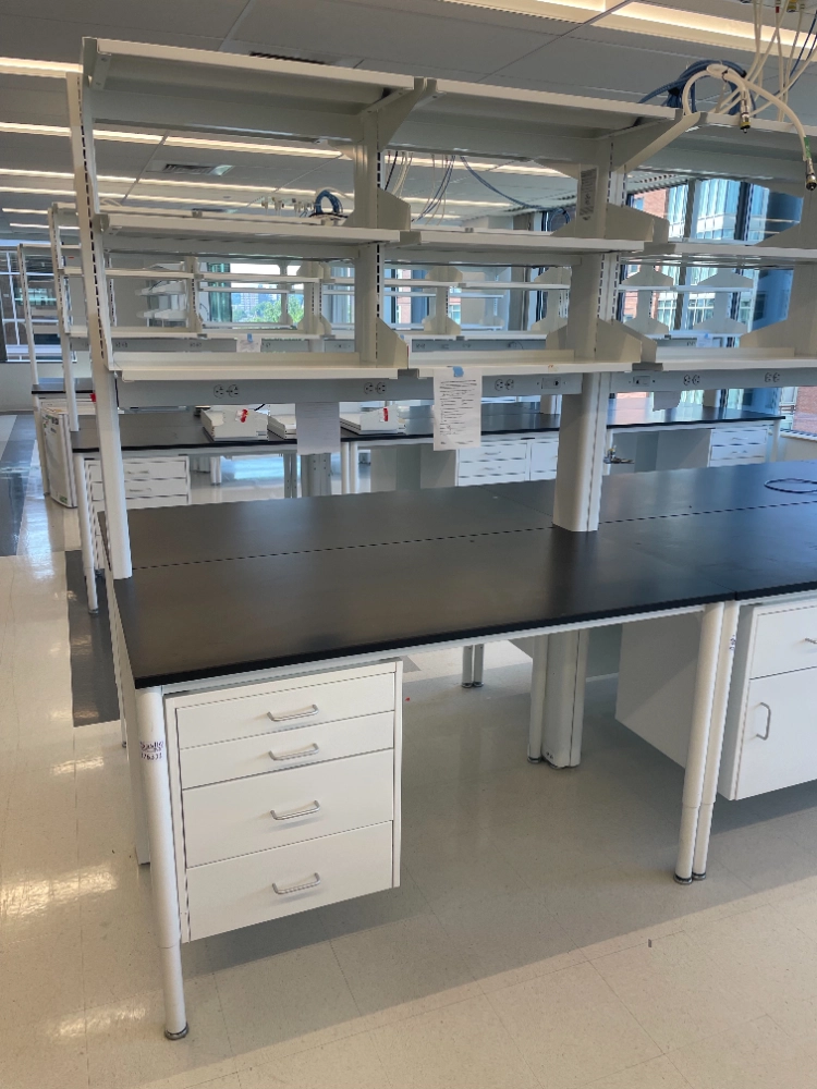 Mott 5' Optima Double-Sided Laboratory Table