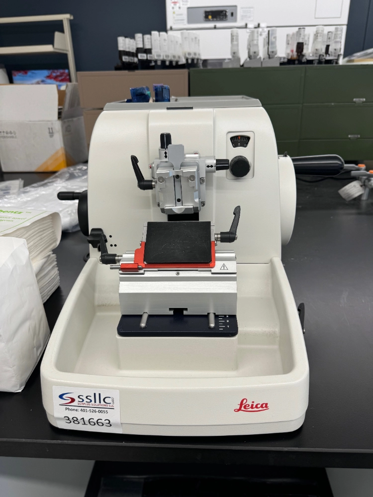 Leica RM2235 Rotary Microtome