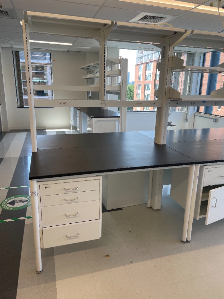 Mott 5' Optima Double-Sided Laboratory Table