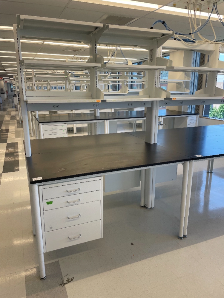 Mott 5' Optima Double-Sided Laboratory Table