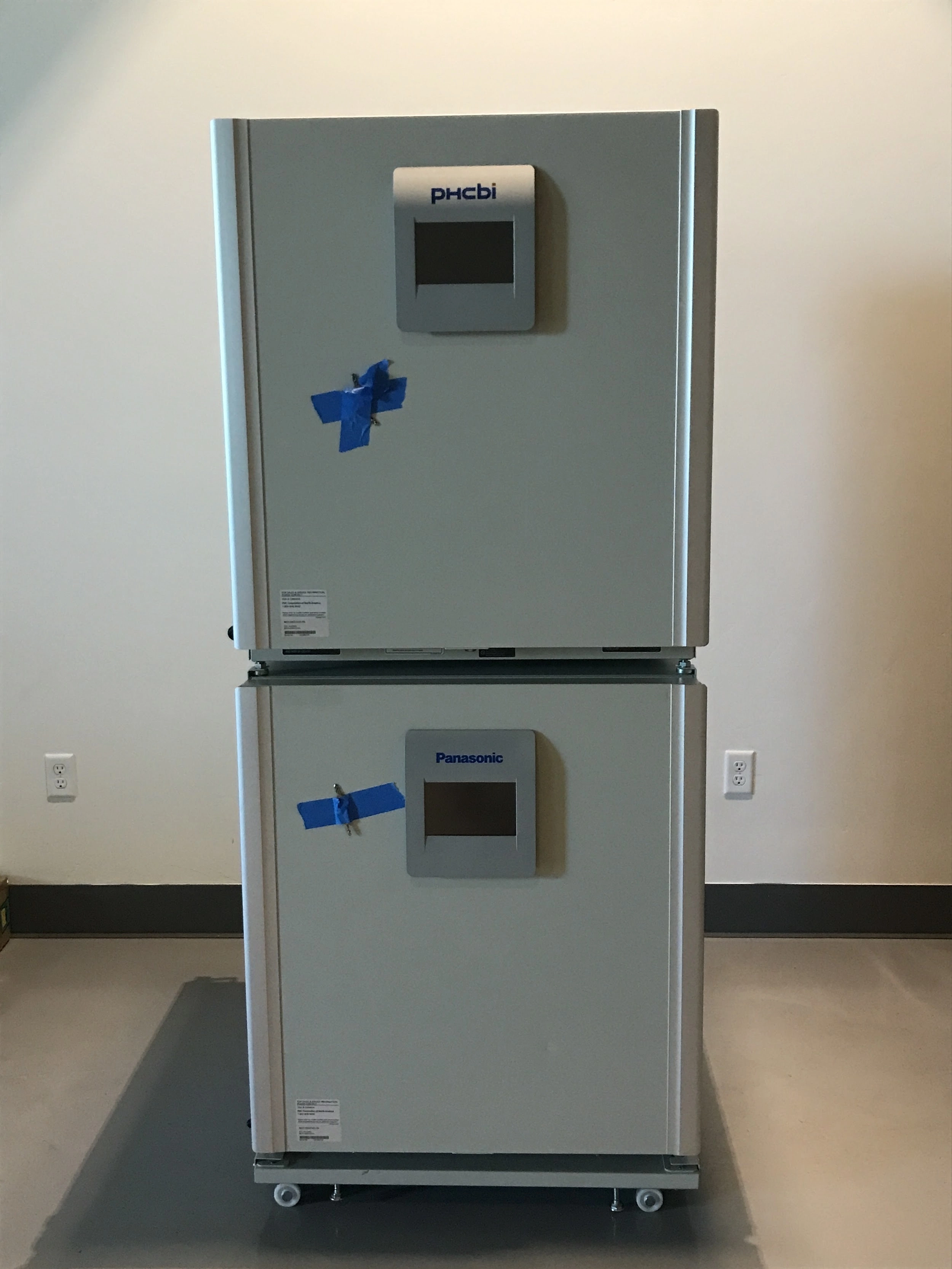 Panasonic / PHCbi MCO-230AICUVL-PA CO2 Incubator Dual Units With 4x Keys