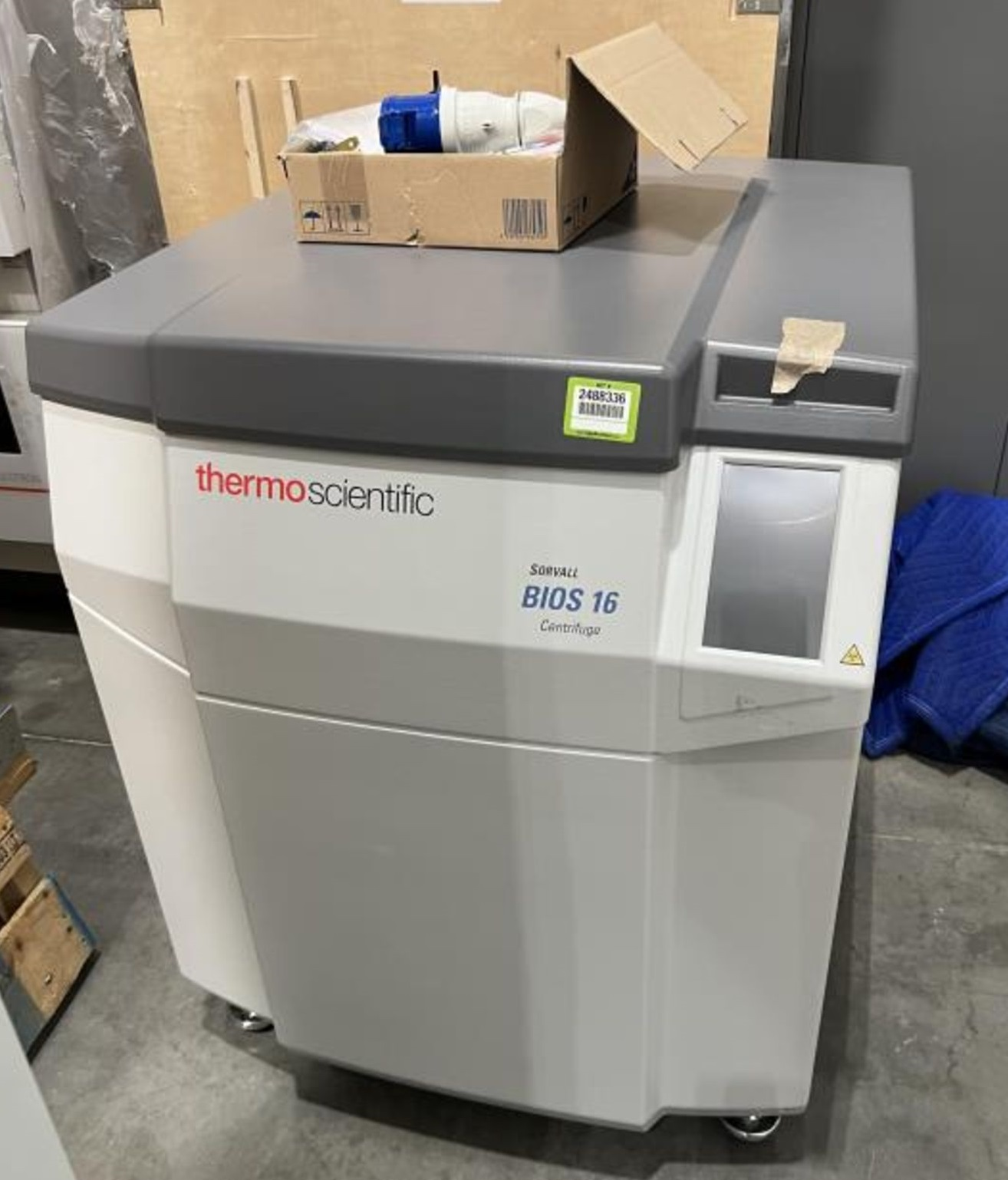 Unused Thermo Scientific 75007685 Sorvall BIOS 16 Centrifuge and NEW Thermo Scientific 75003962 BIOS 2000mL Centrifuge Rotor 