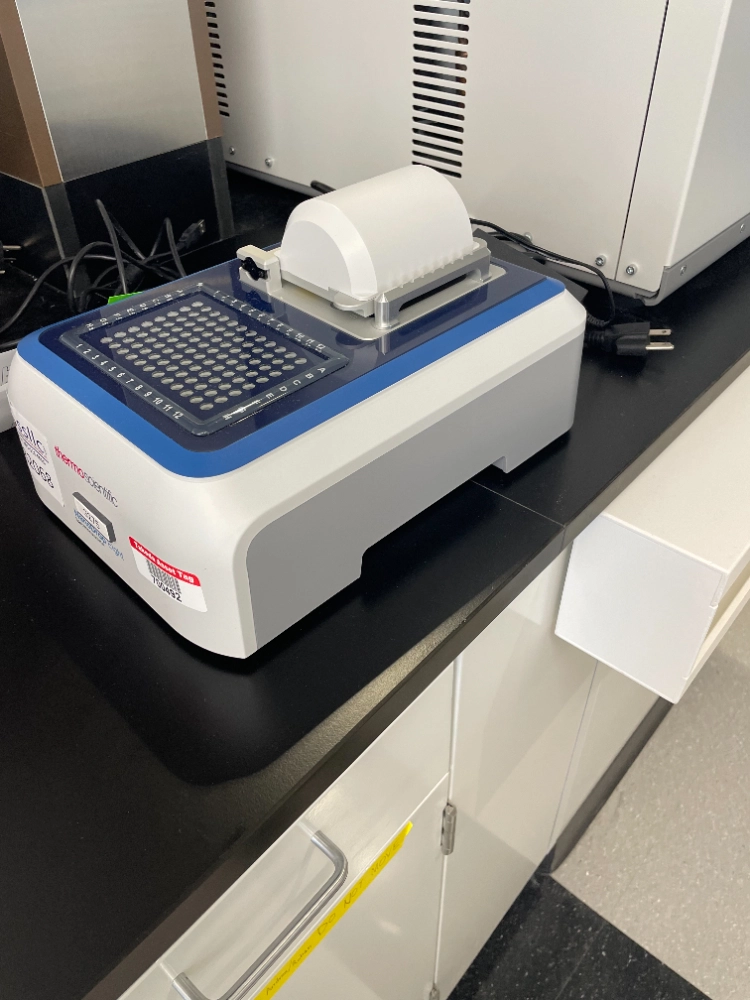 Thermo NanoDrop Eight Spectrophotometer