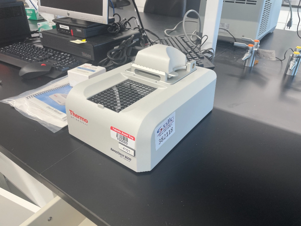 Thermo nanoDrop 8000 Spectrophotometer