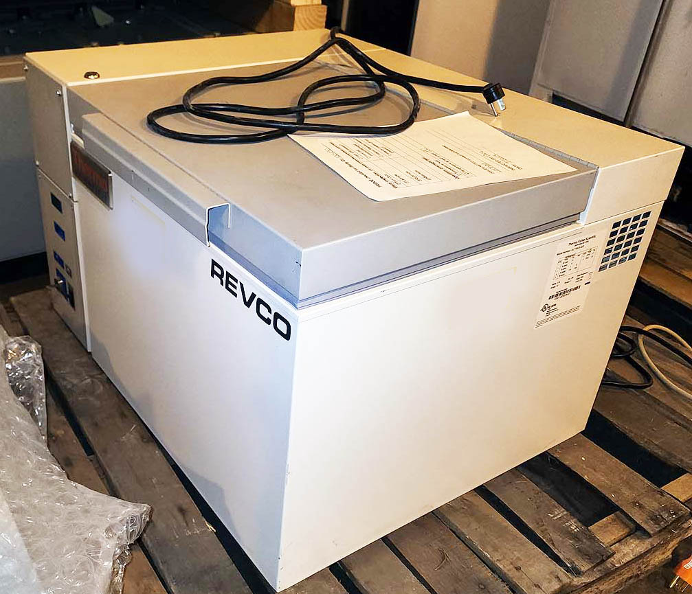 Benchtop ULT freezer (5 cu. ft.) | Thermo Revco ULT185-5-A32 (Pre-owned)