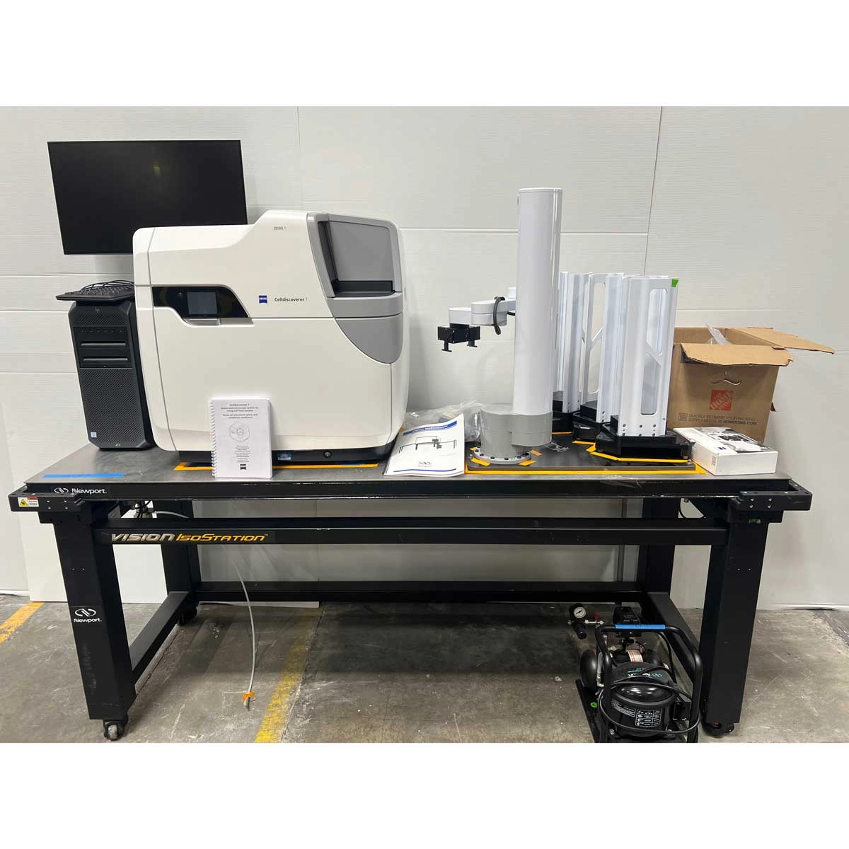 Zeiss  Celldiscoverer 7 Imaging System With Plate Handling Robot And Air Table