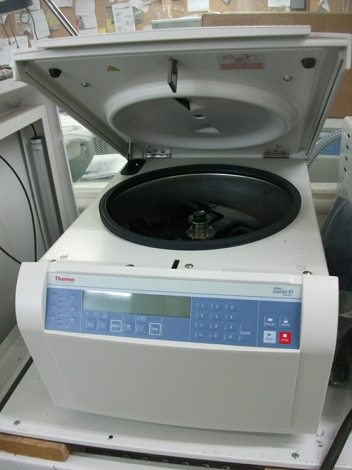 Thermo Scientific Sorvall Legend X1 Centrifuge w/M-20 Rotor