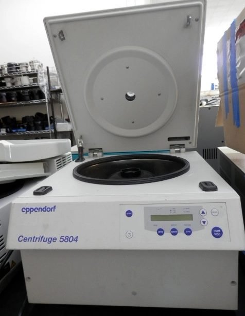 Eppendorf Centrifuge 5804