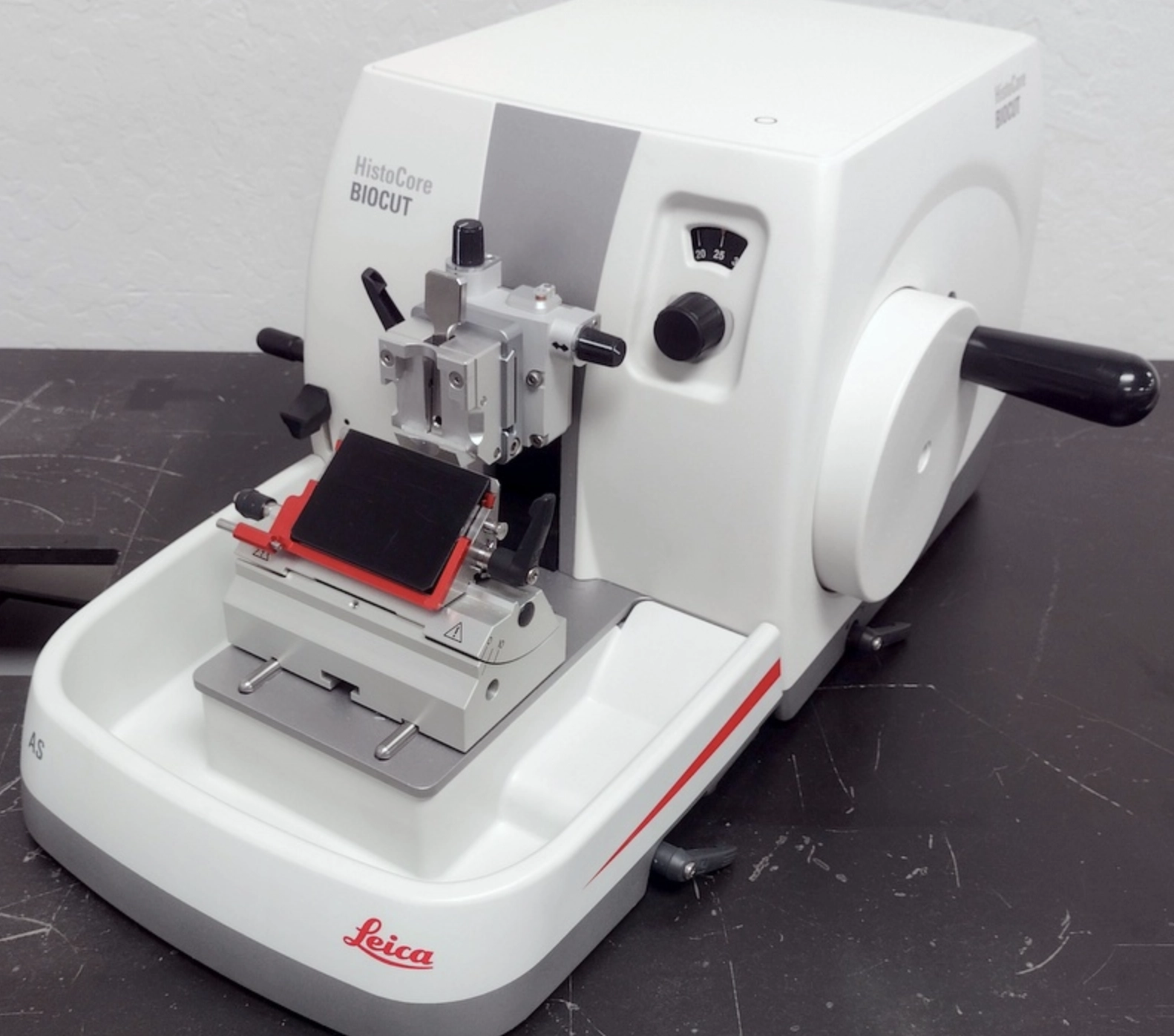 Leica HistoCore BIOCUT Mechanical Rotary Microtome