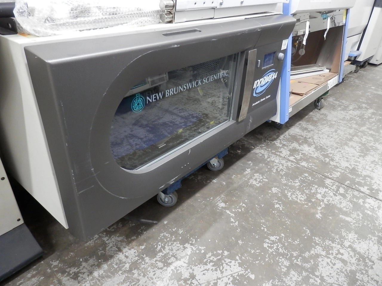 New Brunswick Scientific Innova 44R Refrigerating Incubator Shaker