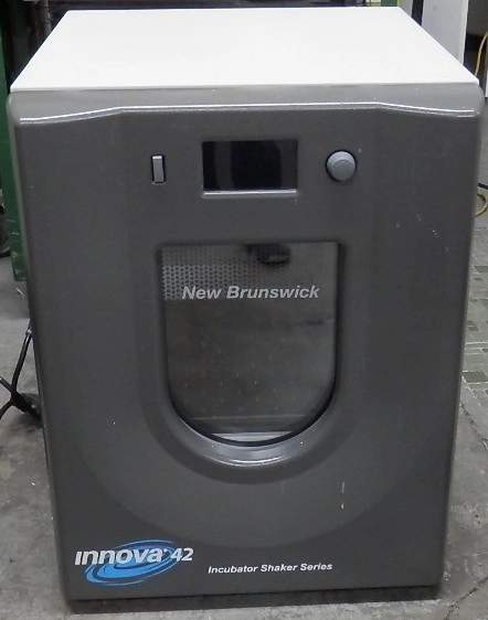 New Brunswick Innova 42 Incubator Shaker