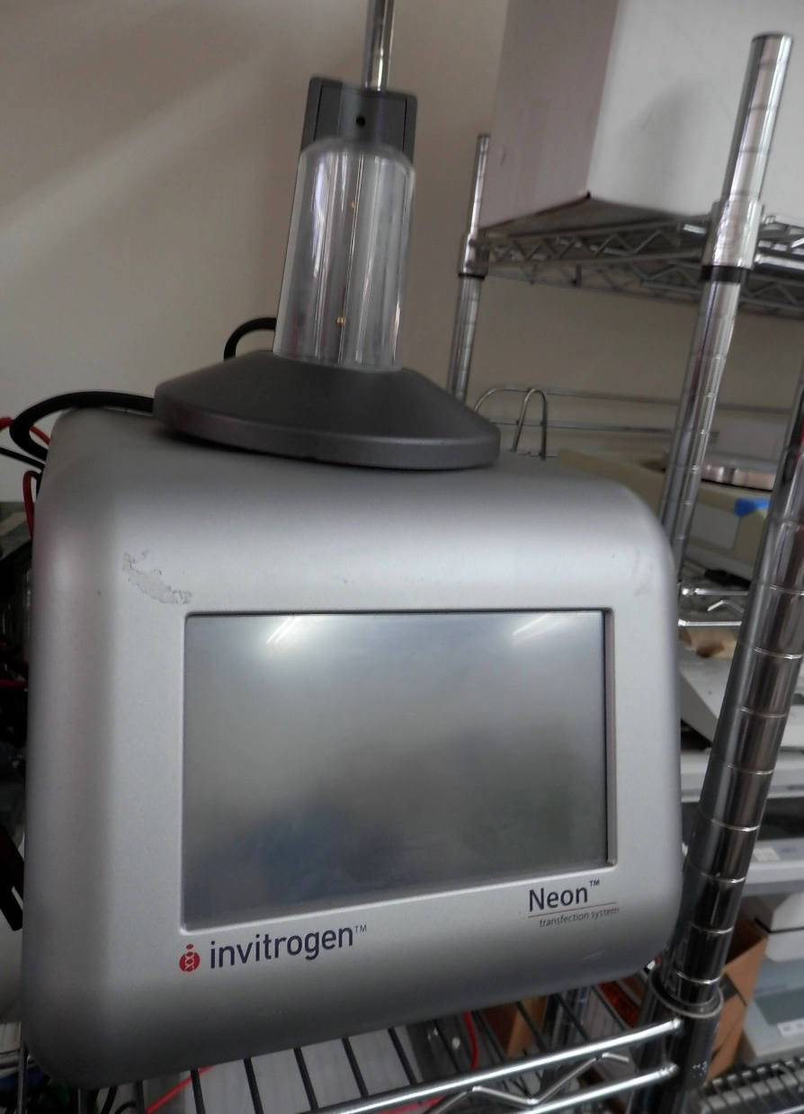 Thermo Invitrogen Neon Model MPK5000 Transfection System