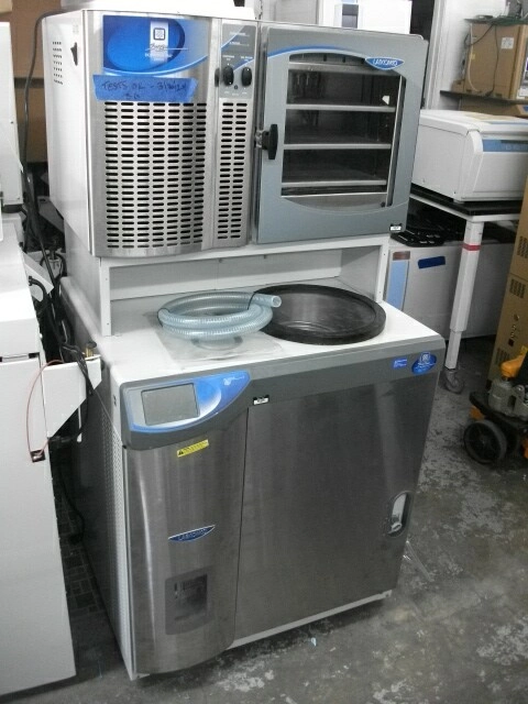 Labconco FreeZone 12L Freeze Dryer with Stoppering Tray Dryer