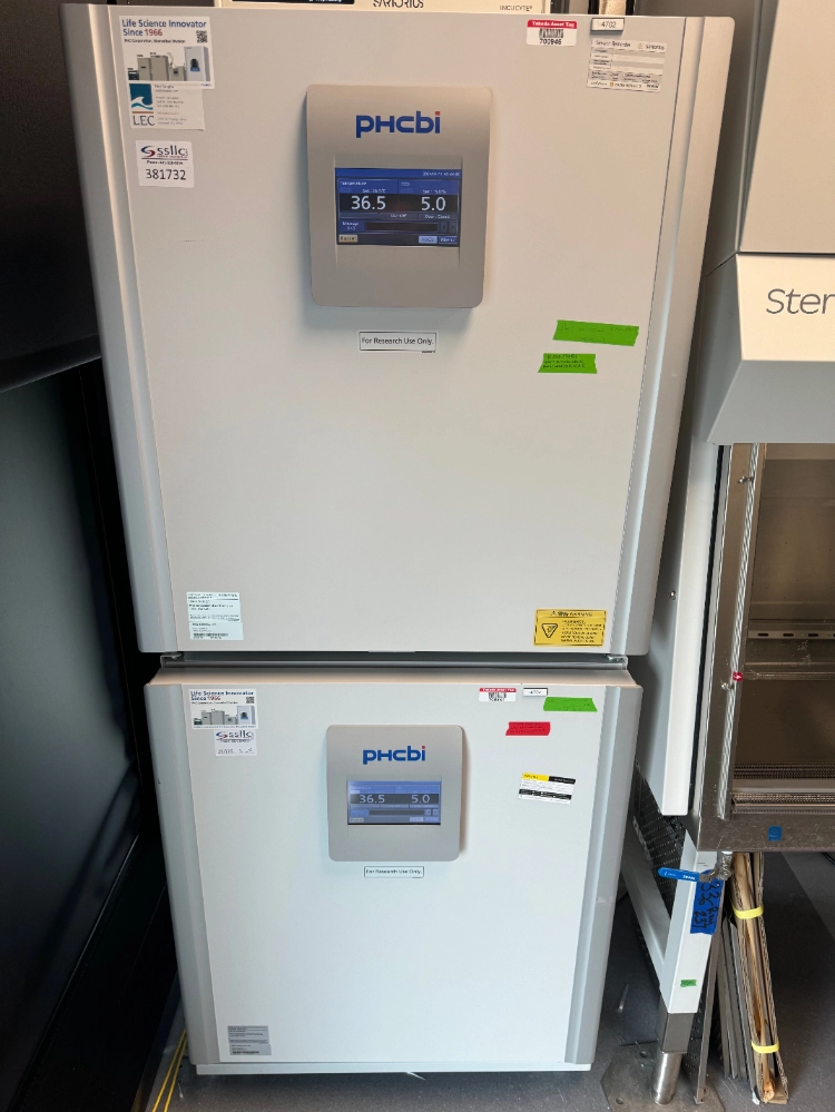 PHCBI Double Stack CO2 Incubator