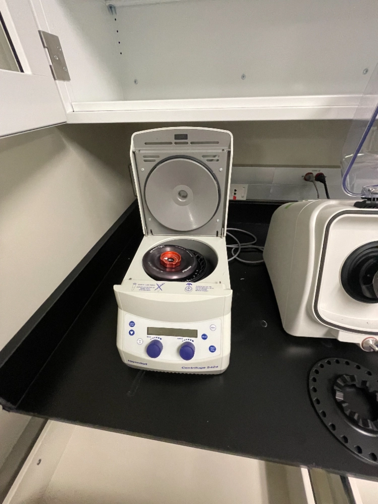 Eppendorf 5424 Centrifuge