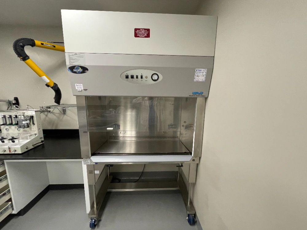 Nuaire LabGard Class II Type A2 4' BioSafety Cabinet