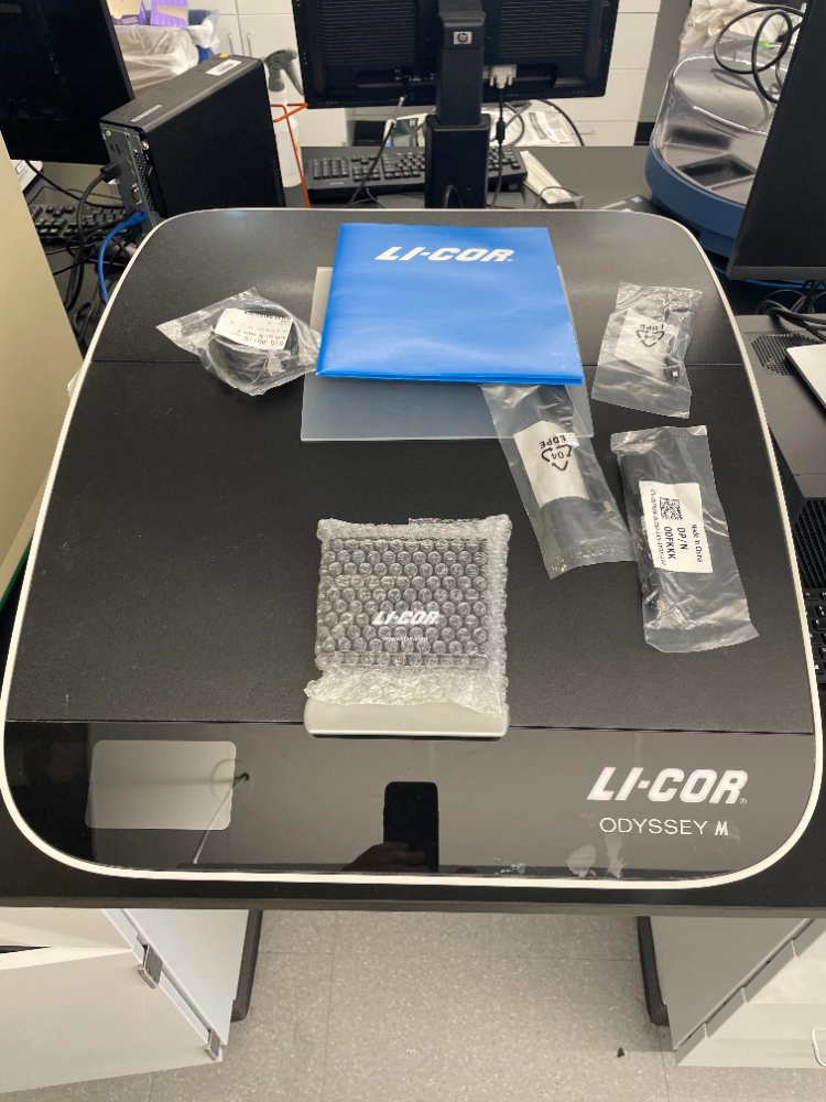 Licor Machine Li-Cor Odyssey M Imager | LabX.com