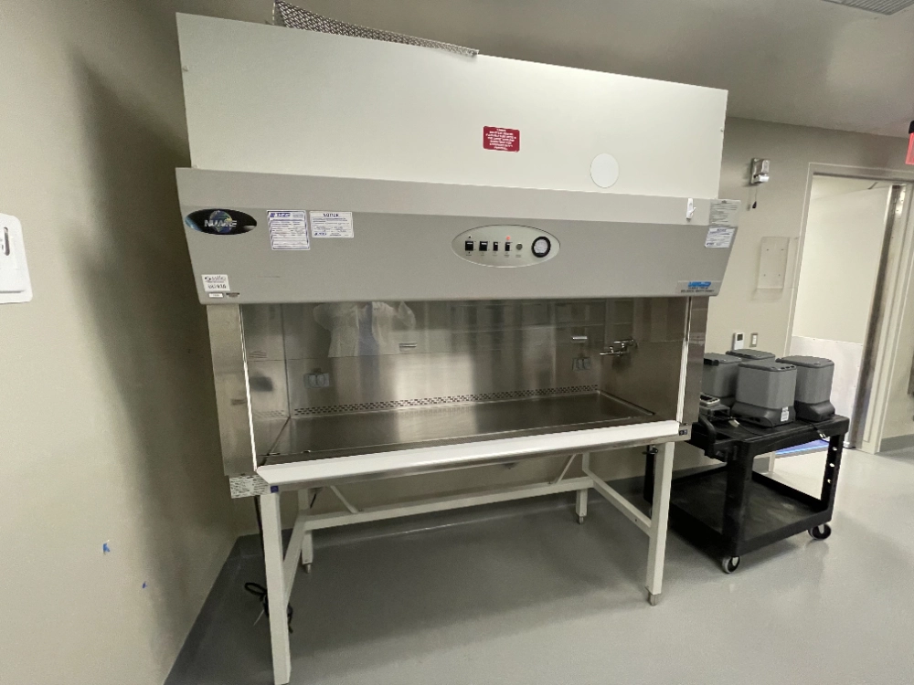 Nuaire LabGard Class II Type A2 6' BioSafety Cabinet