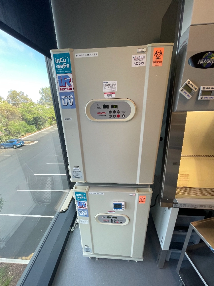 Sanyo Double Stack CO2 Incubator